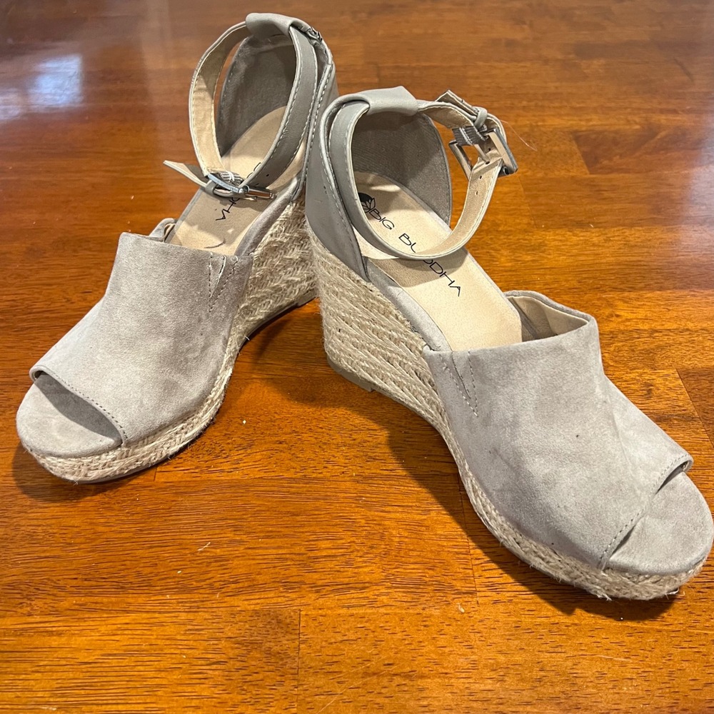 BIG BUDDHA Gray Suede Espadrille Wedge Sandals Ankle Strap‎ Women's Size 7.5